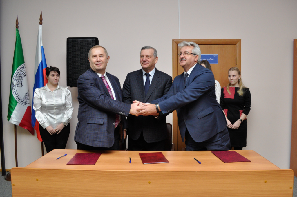 Ректоры ведущих новосибирских вузов подписали соглашение.jpg